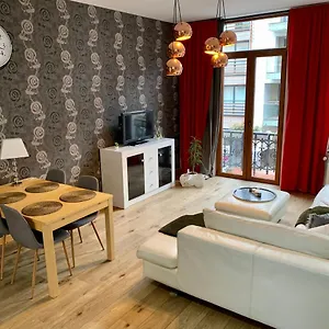 https://grand-appartement-jourdan-eu.brusselshotelsbook.com